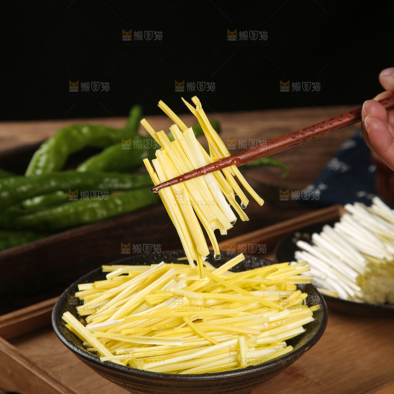 深底上的韭黄