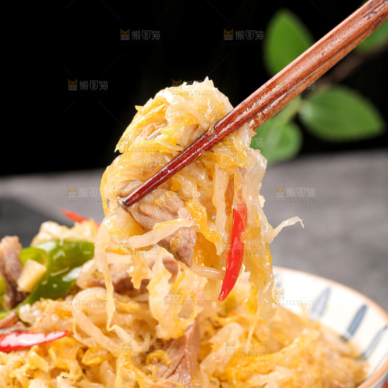 深底上的东北酸菜