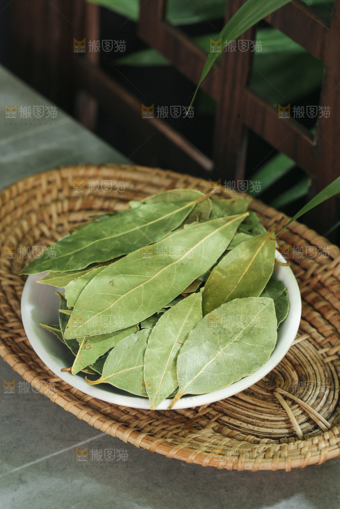 深底上的香叶