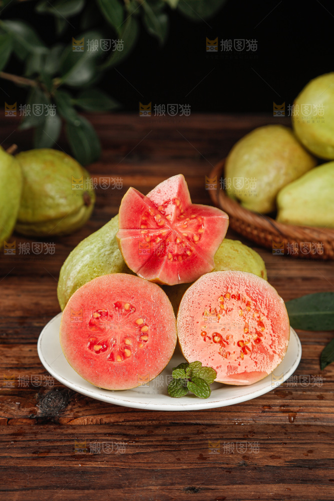 深底上的红心芭乐
