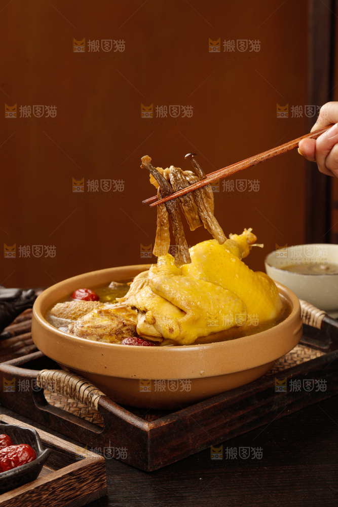 深底上的鸡汤