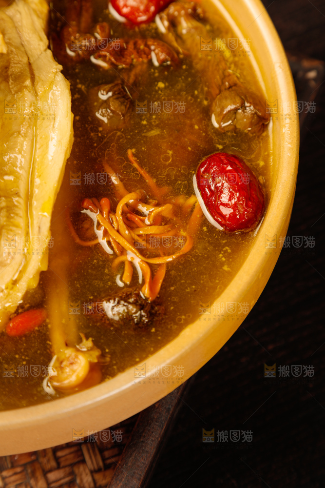 深底上的鸡汤