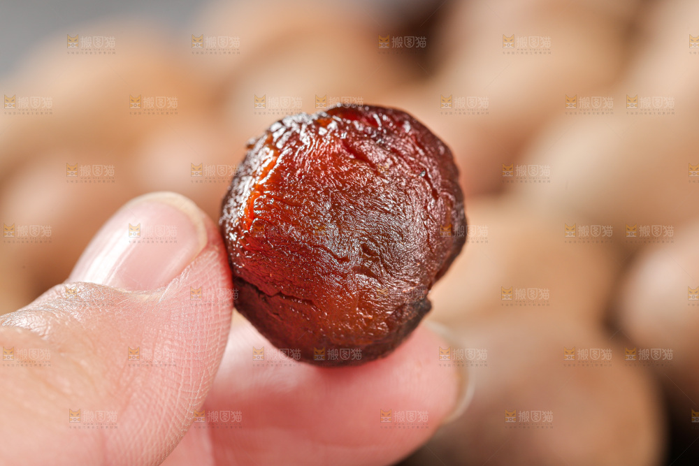深底上的桂圆干