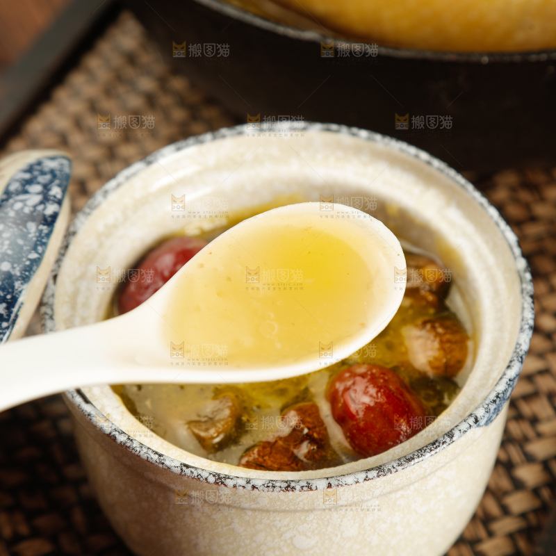 深底上的鸡汤
