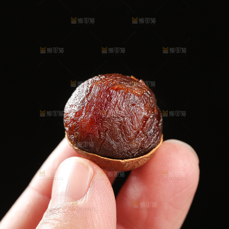 深底上的桂圆干