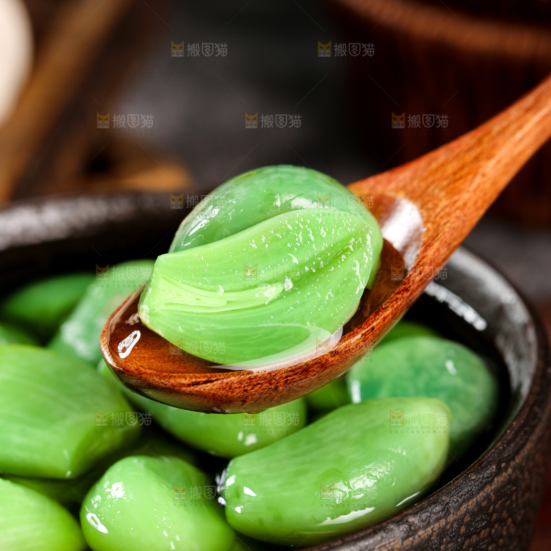 深底上的腊八蒜