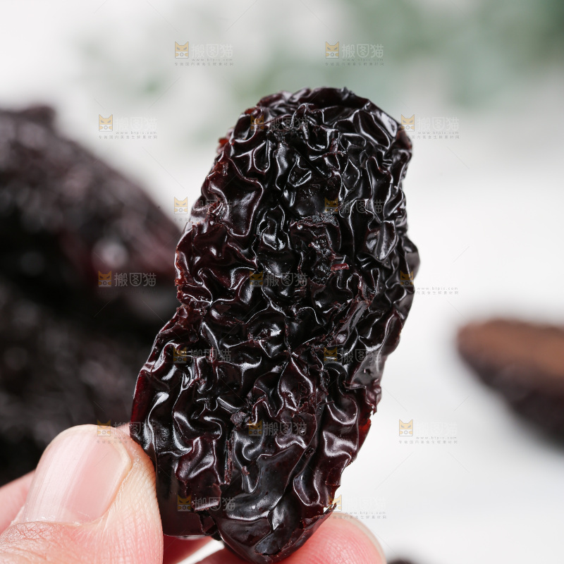 浅底上的黑晶枣