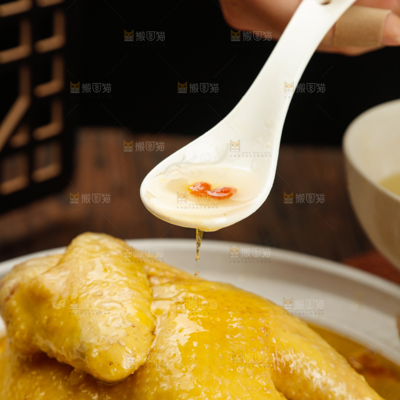 深底上的鸡汤