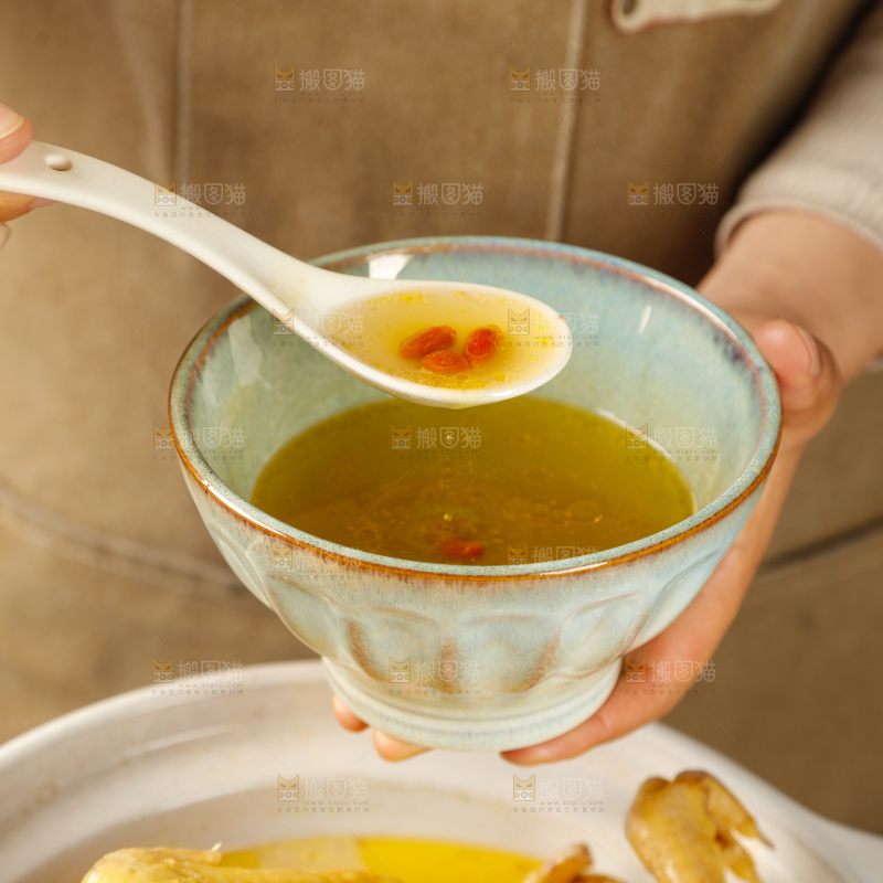 深底上的鸡汤