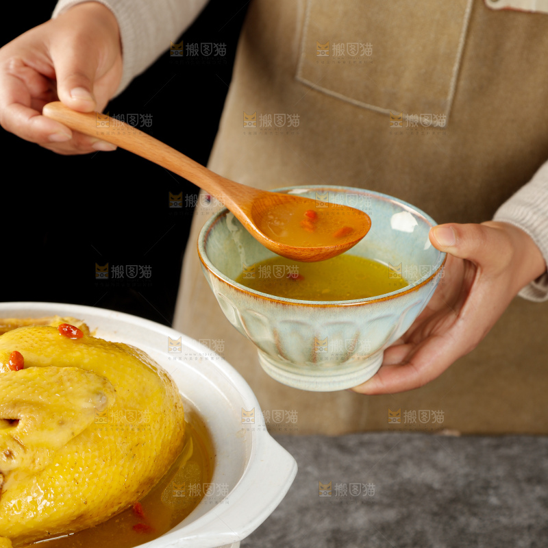 深底上的鸡汤