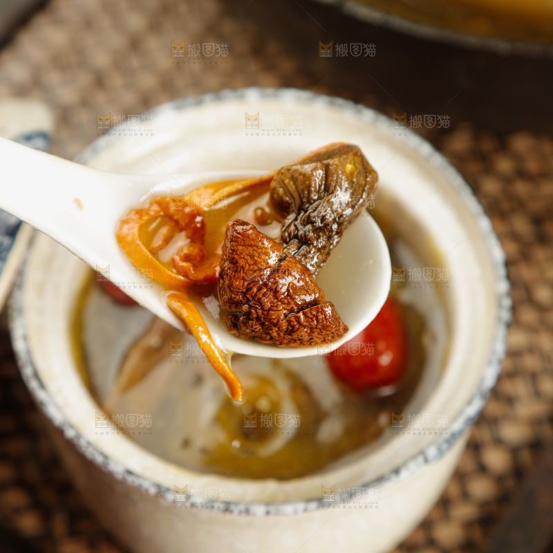 深底上的鸡汤