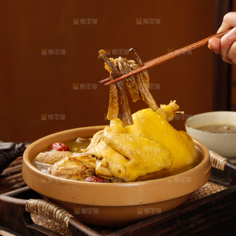深底上的鸡汤