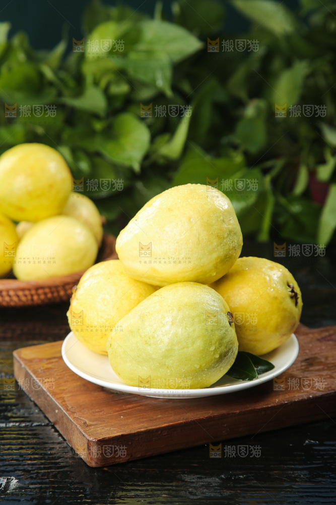 深底上的奶油芭乐