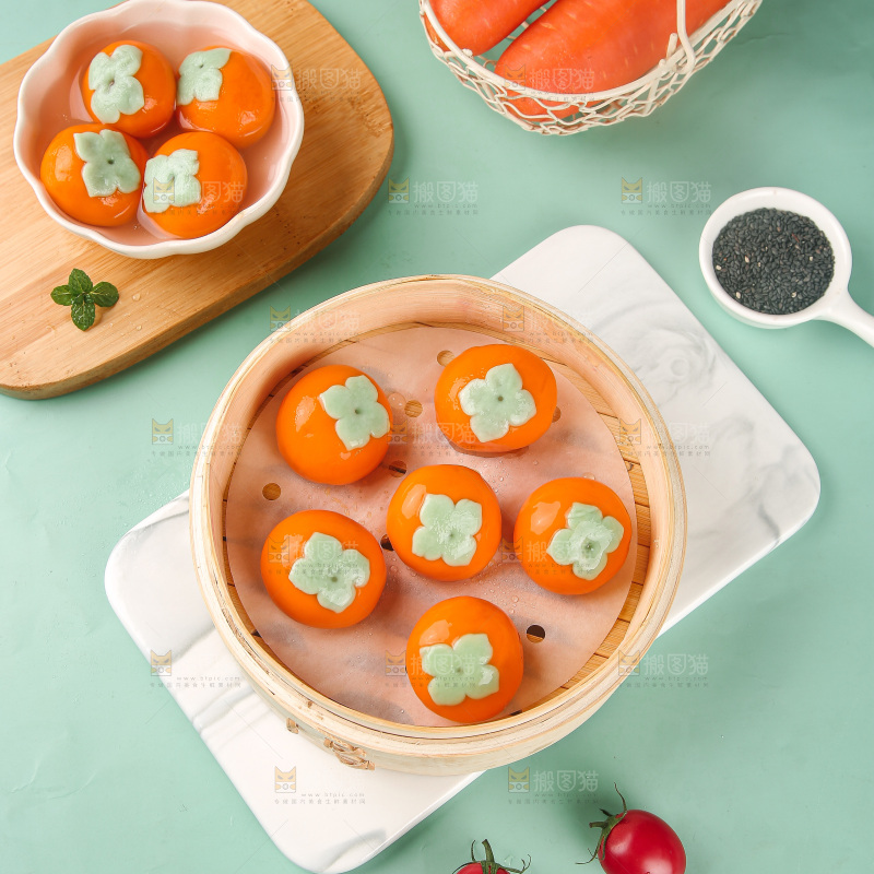 浅底上的柿子汤圆