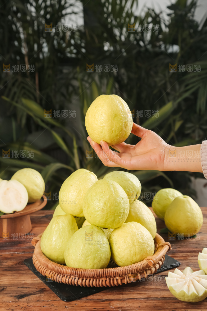 深底上的白心芭乐