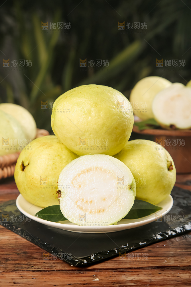深底上的白心芭乐