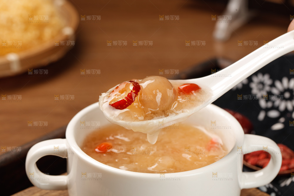 丑耳桂圆羹