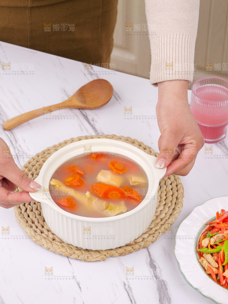 胡萝卜炖鸡