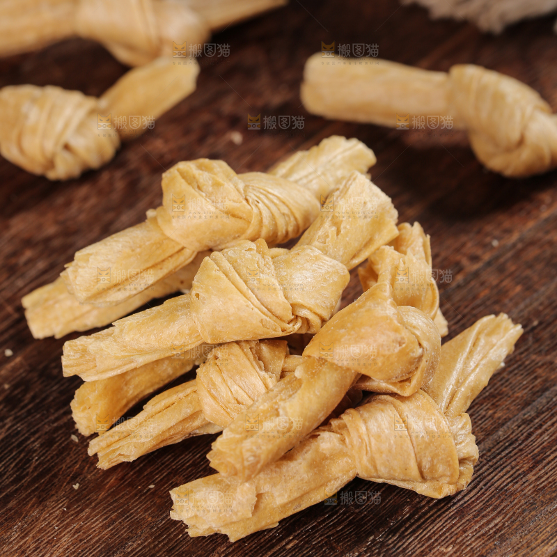 深底上的豆结
