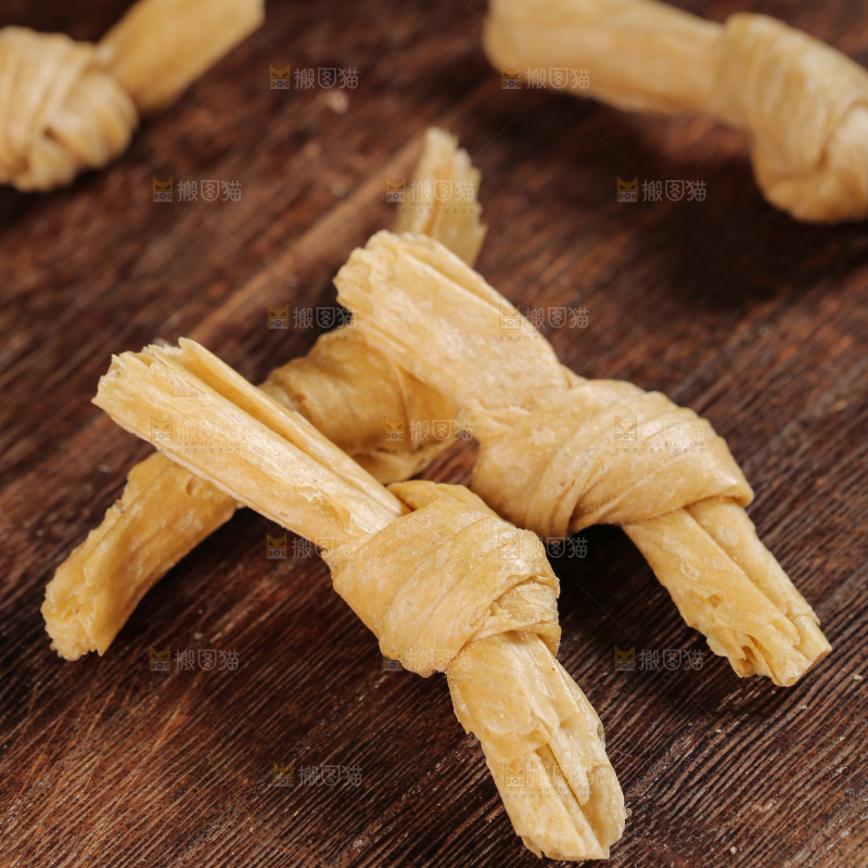 深底上的豆结