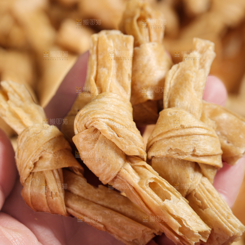 深底上的豆结