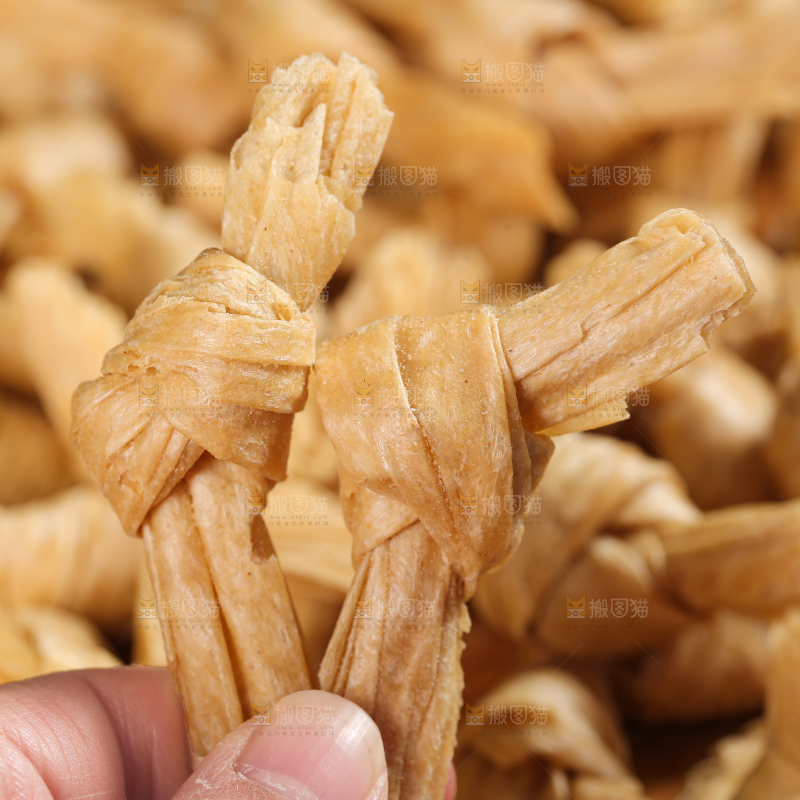 深底上的豆结