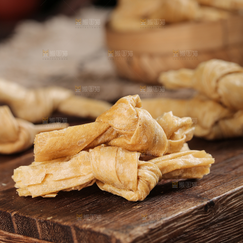 深底上的豆结