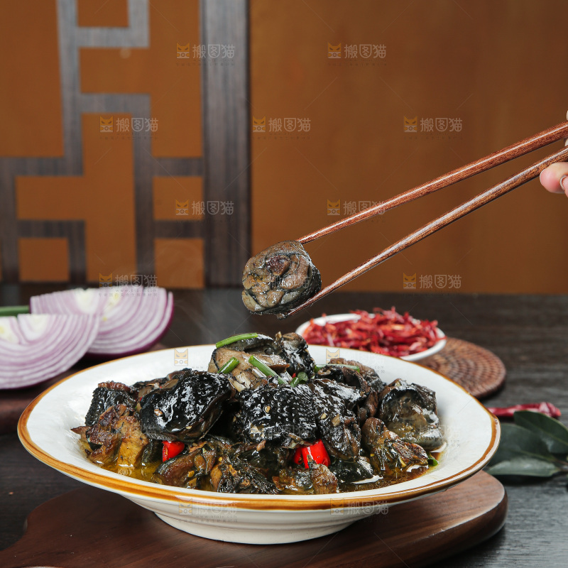 辣炒乌鸡