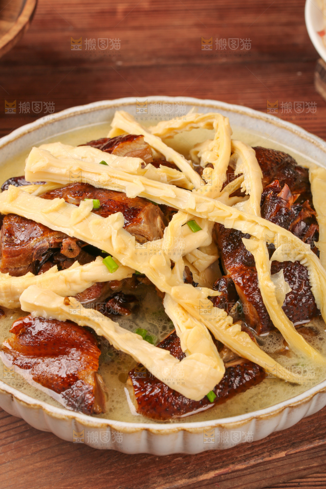 笋干炖鸭