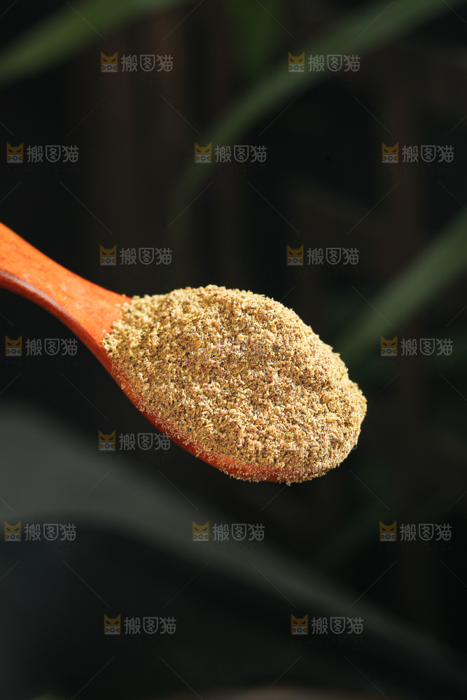 深底上的花椒粉