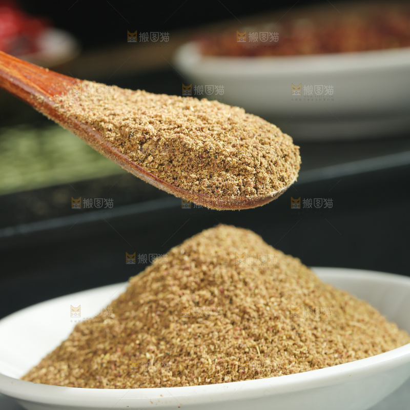 深底上的花椒粉