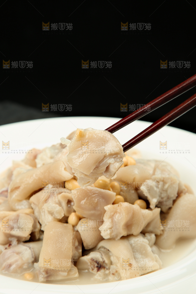 猪蹄炖黄豆