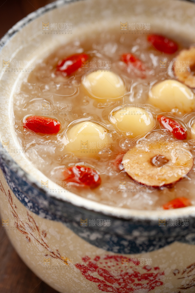 莲子银耳羹