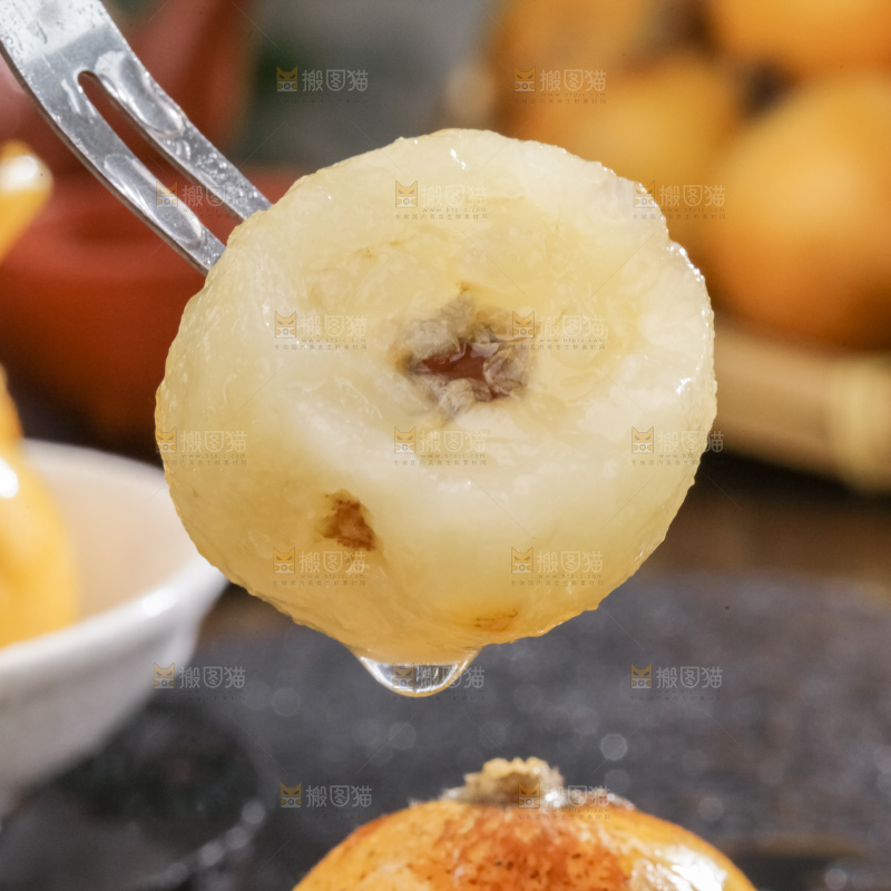白玉枇杷