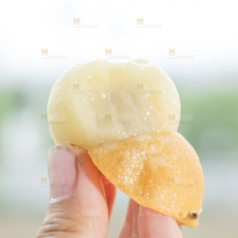 白玉枇杷