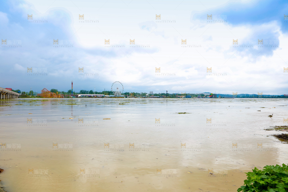 洪水