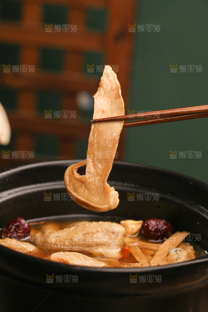 白松茸鸡汤
