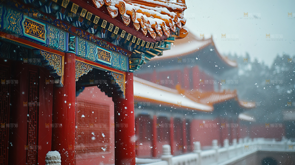 宫殿冬季飘雪新年传统建筑红墙