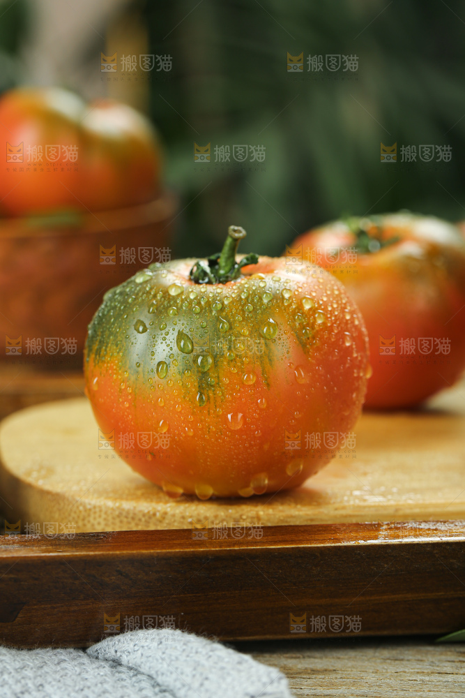 铁皮草莓柿子