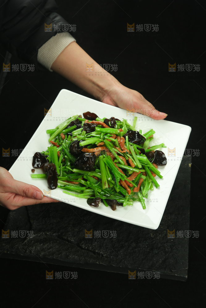 芹菜木耳肉丝