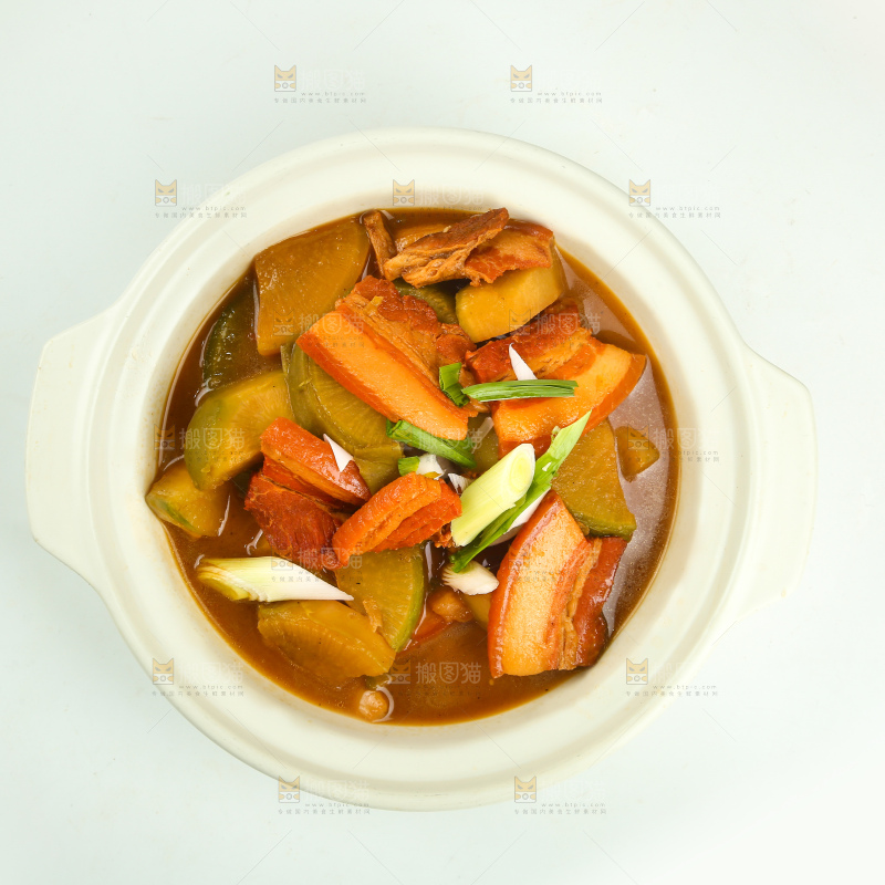 五花肉炖萝卜