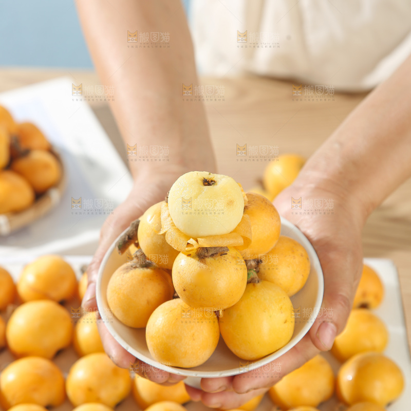 白玉枇杷