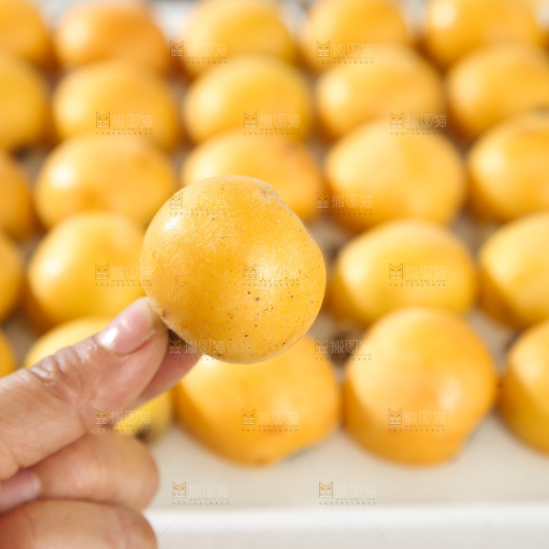 白玉枇杷